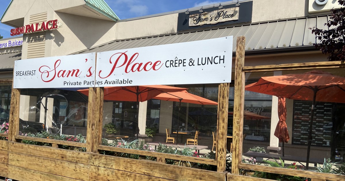 The Sam’s Place breakfast, crêpe and lunch sign over the patio at 344 Washington Ave. in North Haven